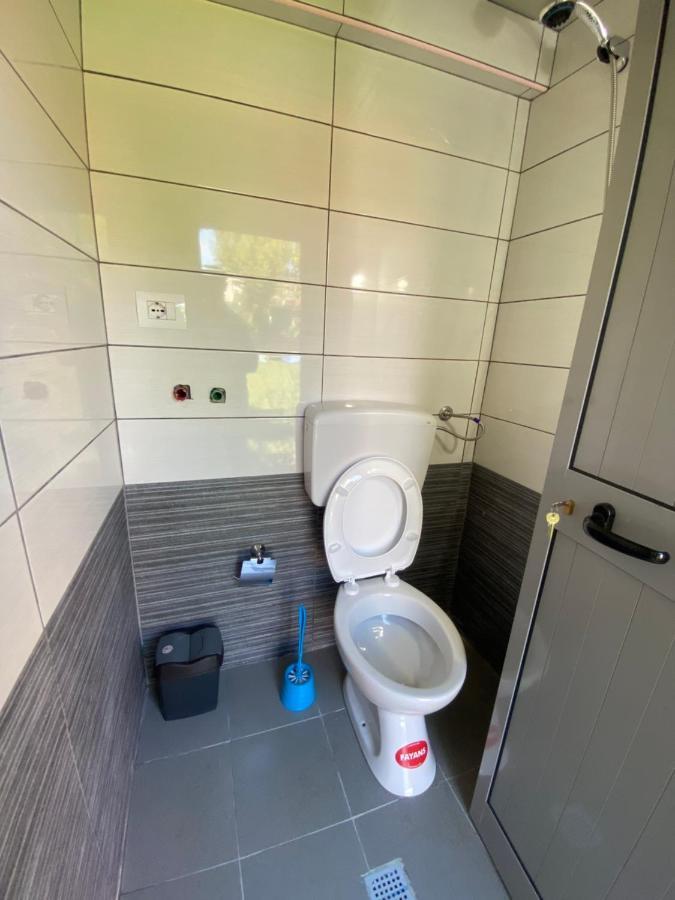 The Hood - Shkodra Backpackers Hostel Exterior foto