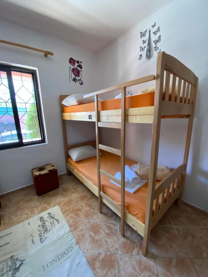 The Hood - Shkodra Backpackers Hostel Exterior foto