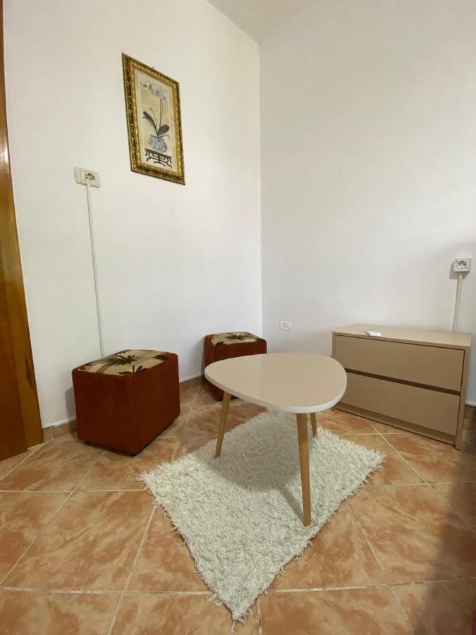 The Hood - Shkodra Backpackers Hostel Exterior foto